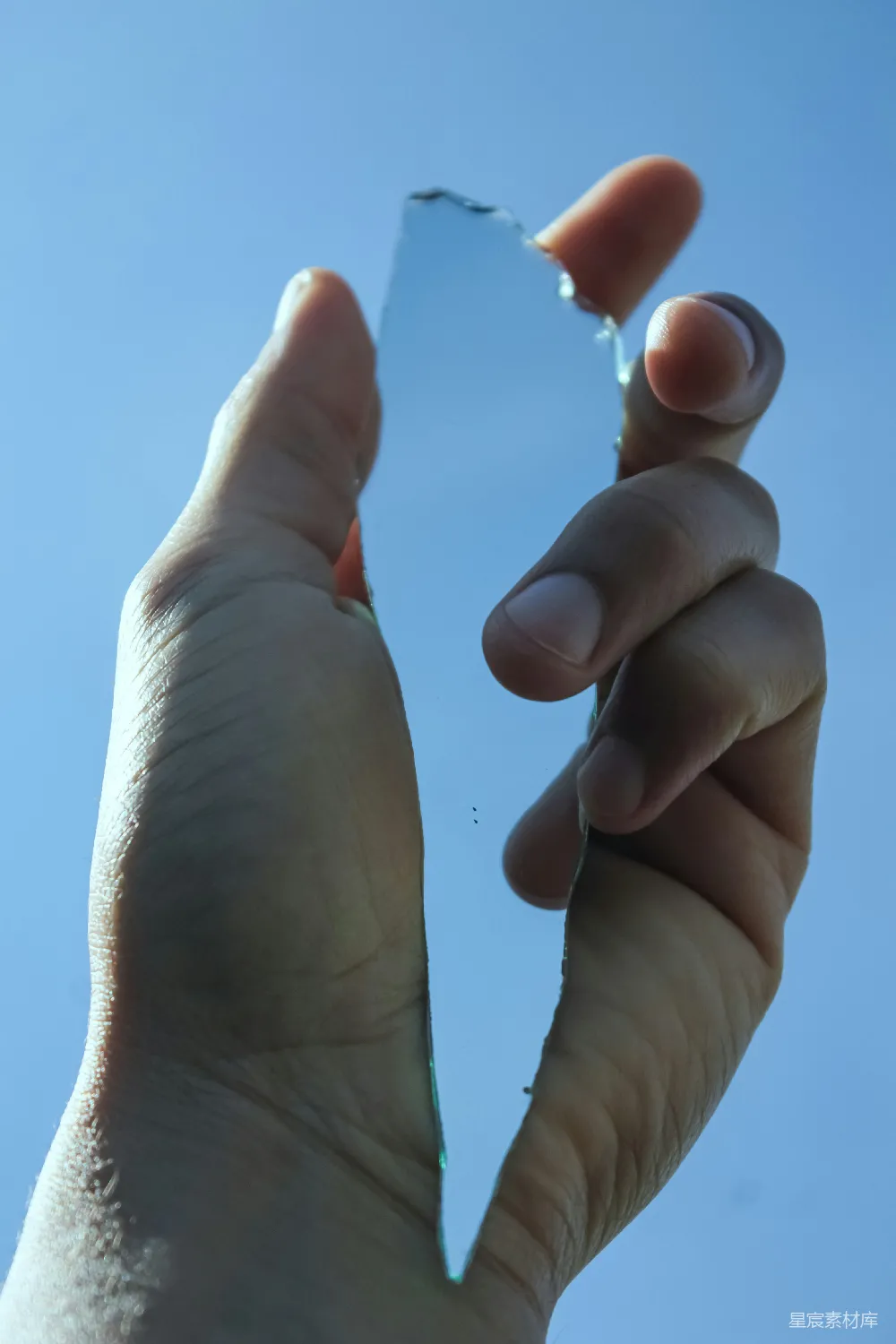 高清摄影  手部带有白色指甲油的人们
