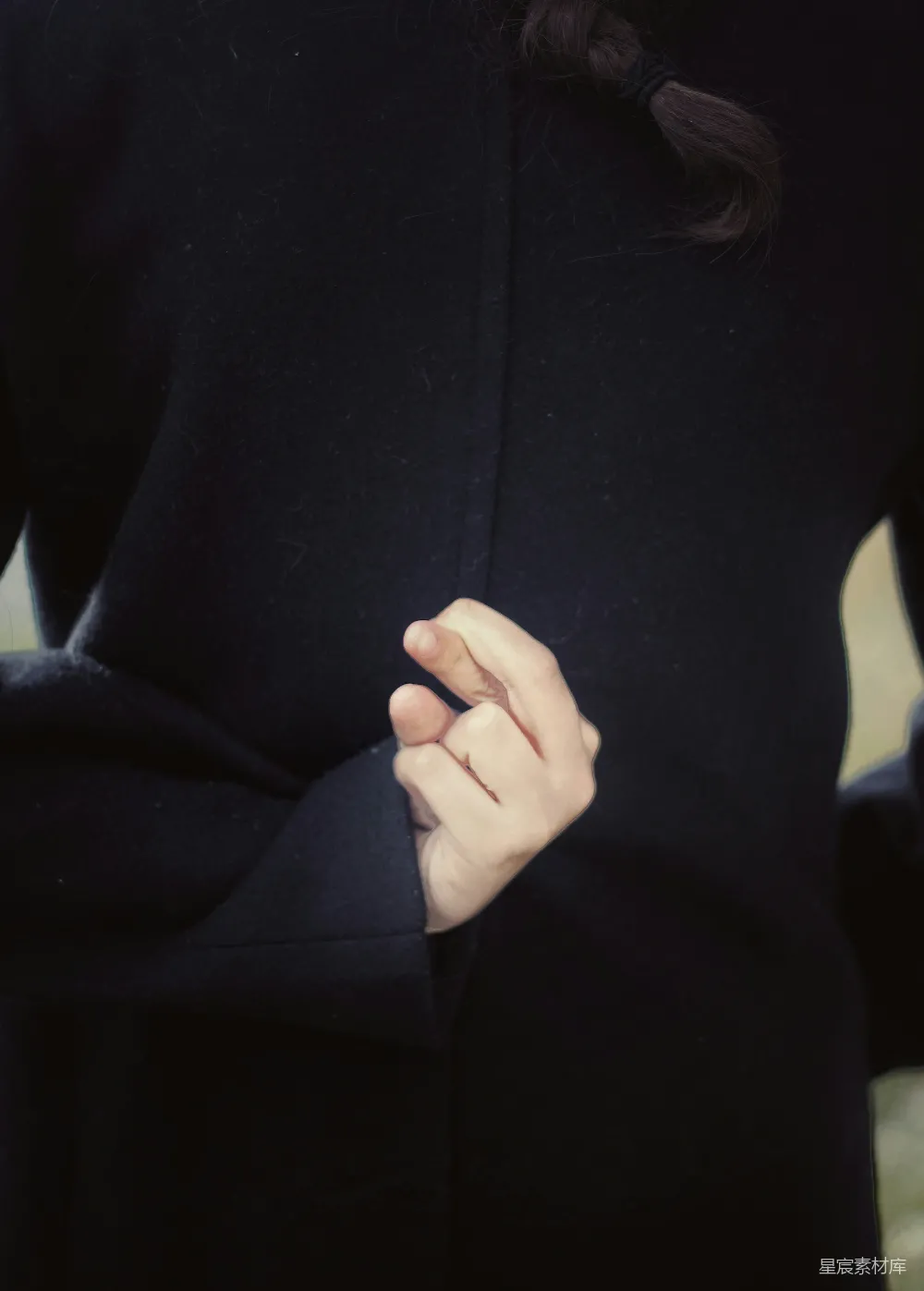 高清摄影 黑色长袖女式上衣