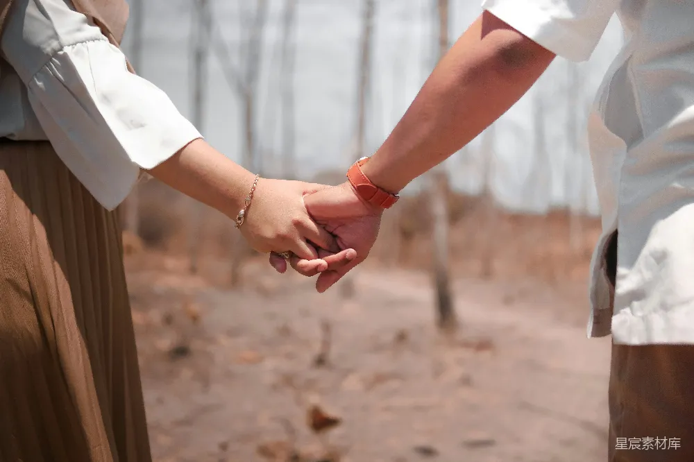 高清摄影 手牵手的 couple