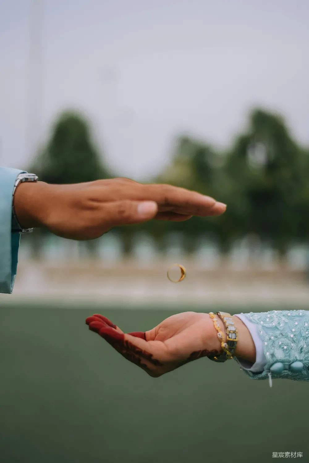 高清摄影 男女牵手