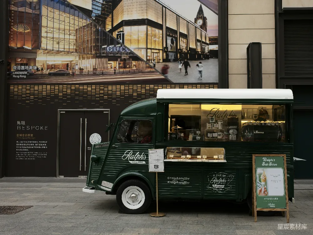 高清摄影 路边停着一辆食品卡车