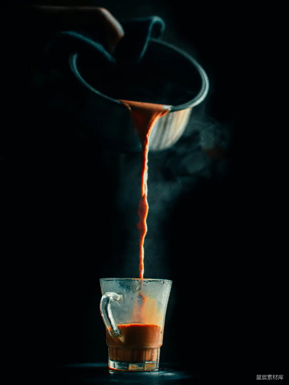 高清摄影 清空装有红色液体的酒杯