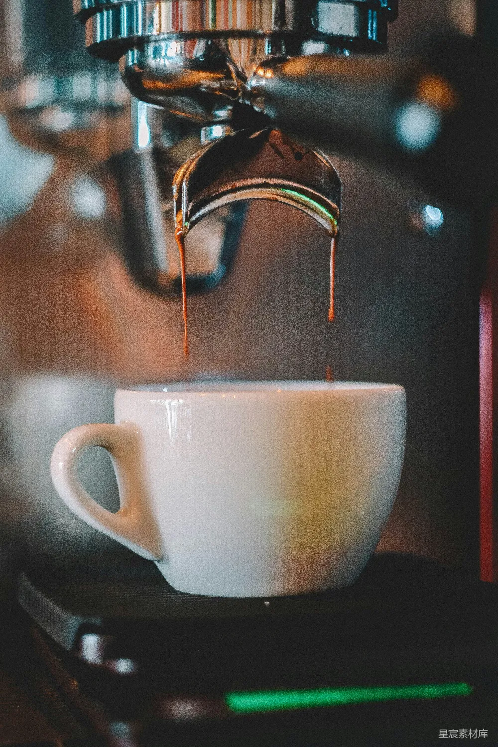 高清摄影  银勺白瓷杯