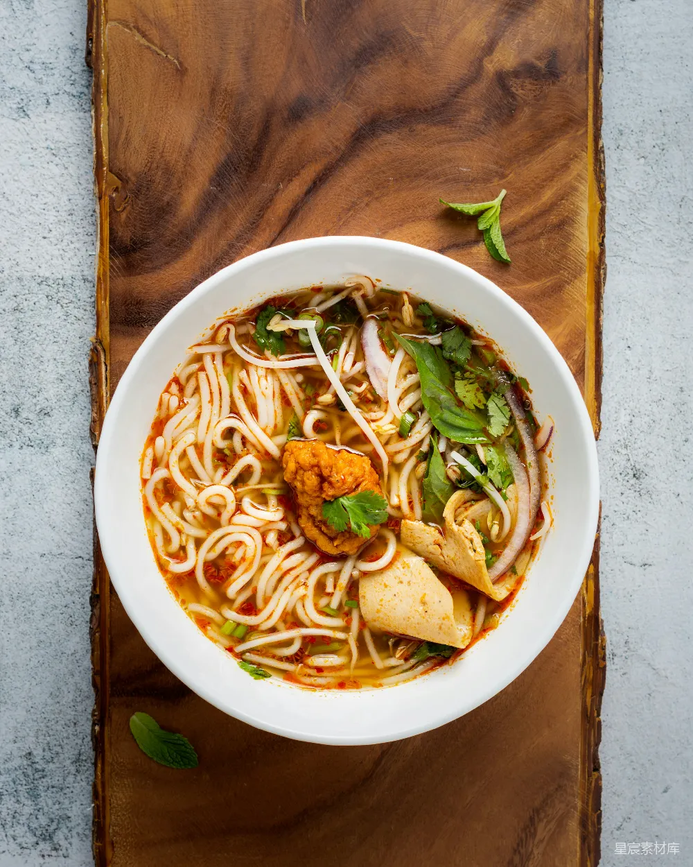 高清摄影  白瓷碗中的面条 dish