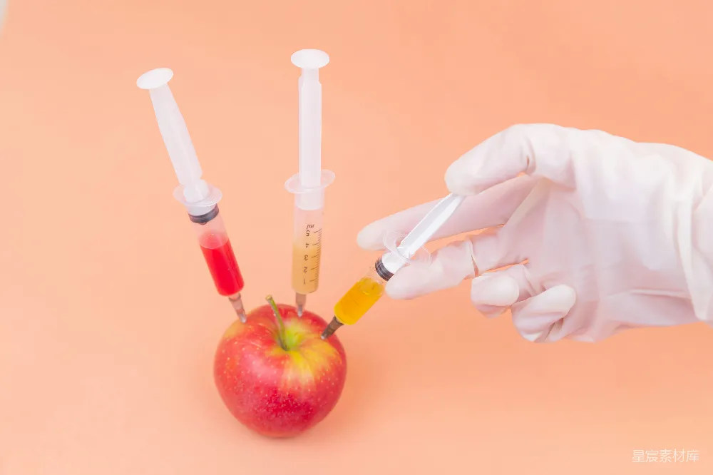 高清摄影  手持红苹果的人