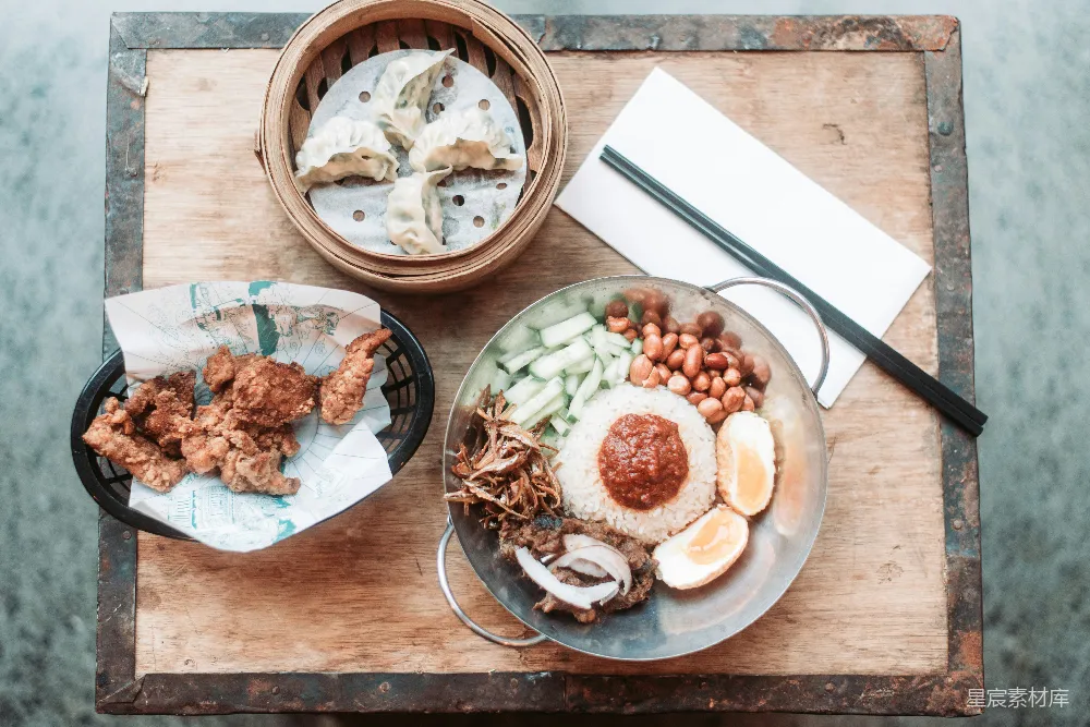 高清摄影  棕色桌上的食物