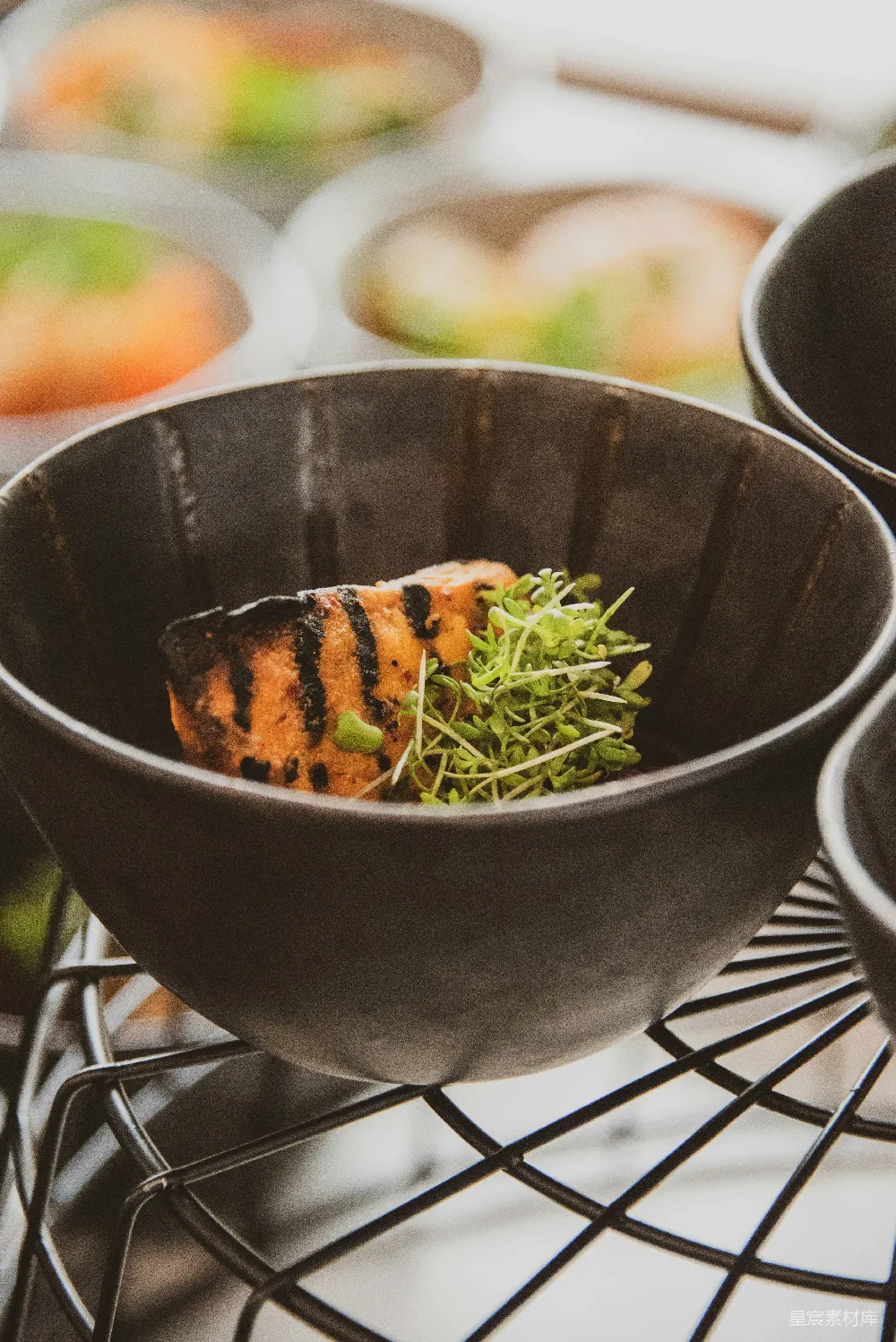 高清摄影 一个碗的特写镜头，里面装有食物