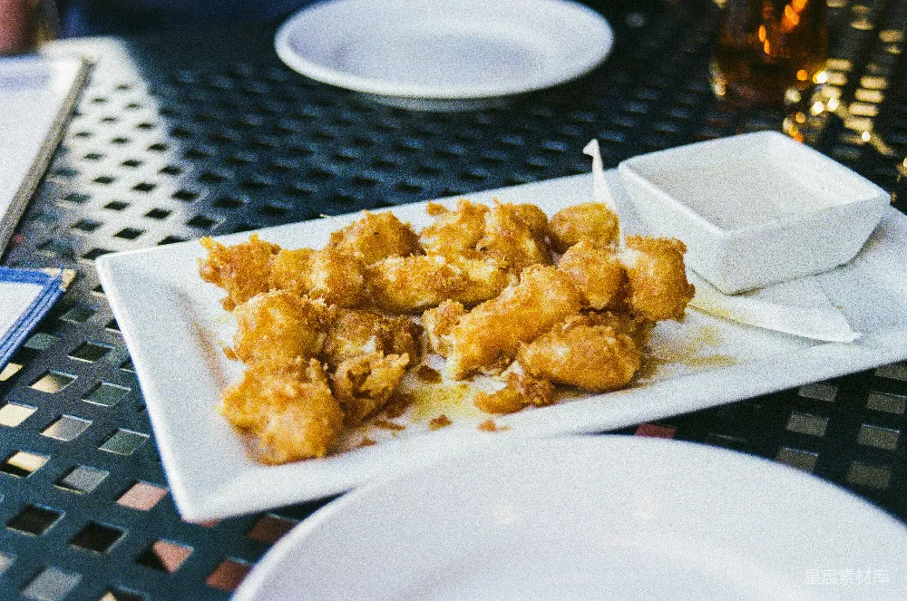 高清摄影  奶酪小丁配蘸酱 served