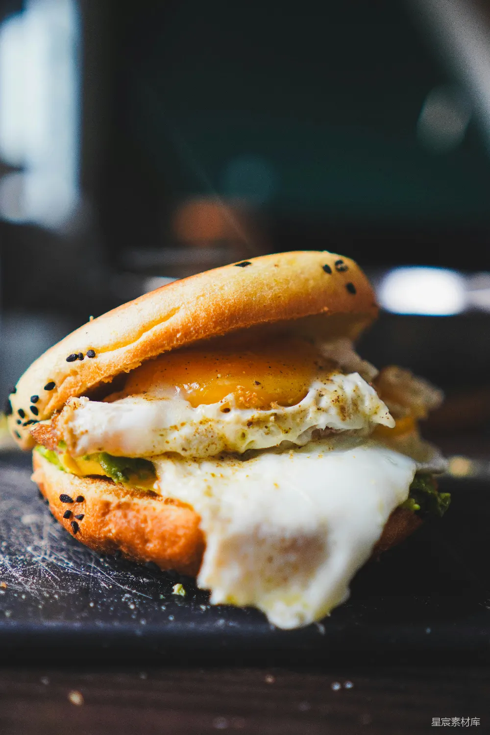 高清摄影  餐桌上一个 Sandwich 的特写