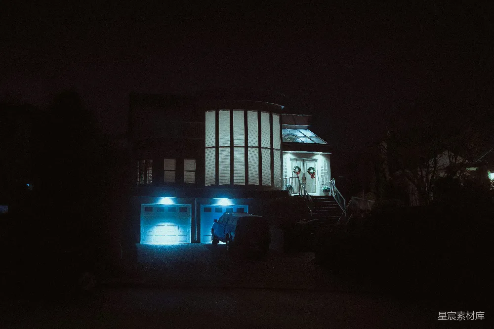 高清摄影  现代房子夜晚有蓝色灯光