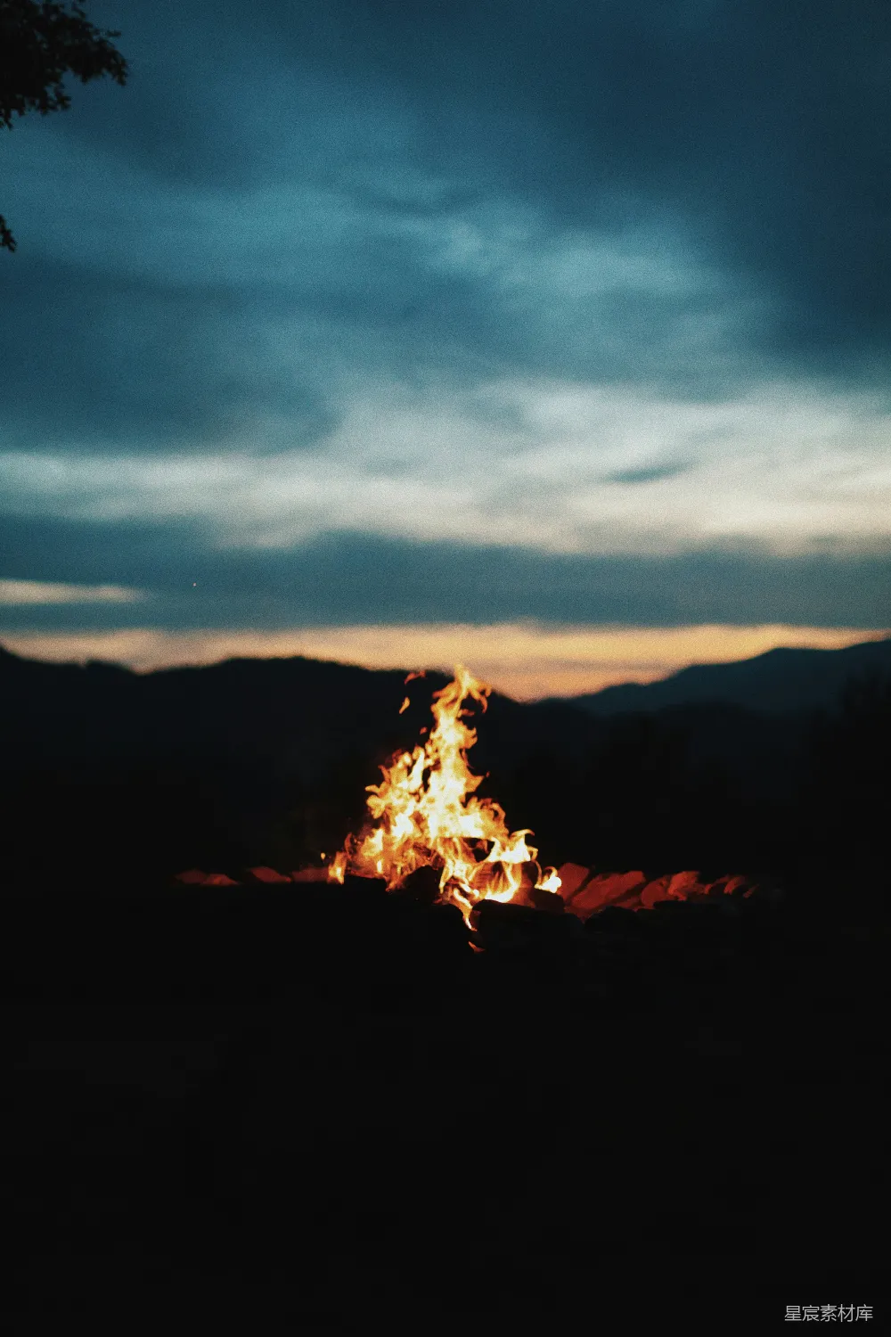 高清摄影  篝火夜景摄影