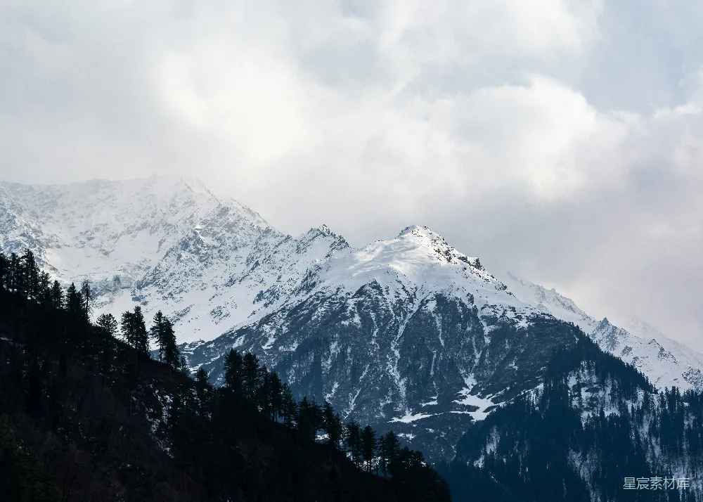 高清摄影  白天覆雪的山峦