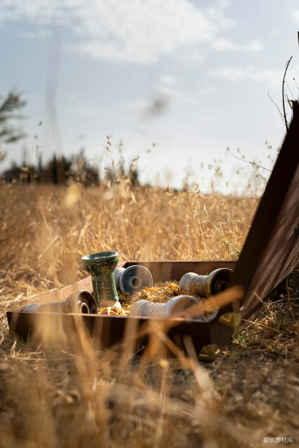 高清摄影  一个金属物体上有一个金属物体。
