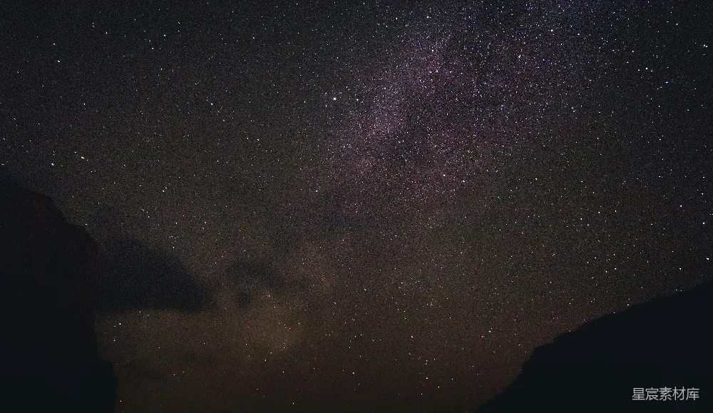 高清摄影  在夜间看到银河系