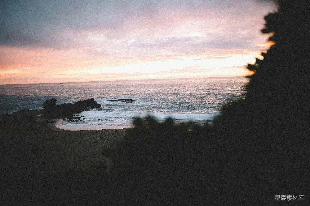 高清摄影  云下的海滩