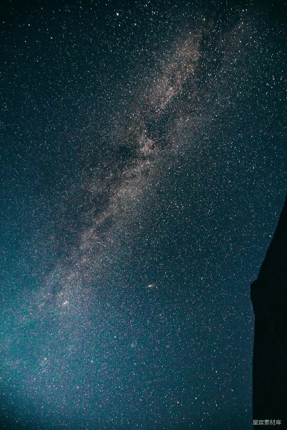 高清摄影  低角度拍摄天空