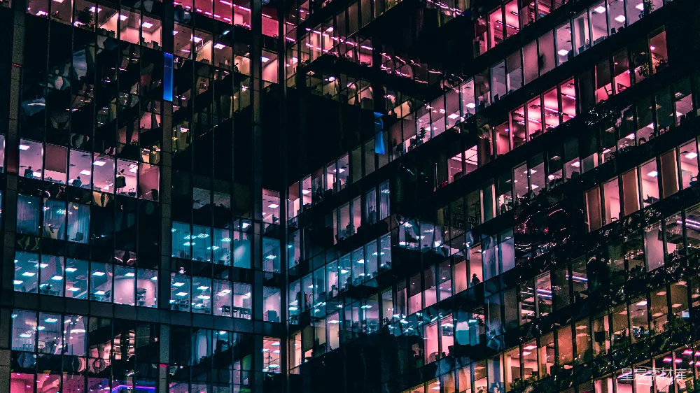 高清摄影  建筑中人物的夜间摄影