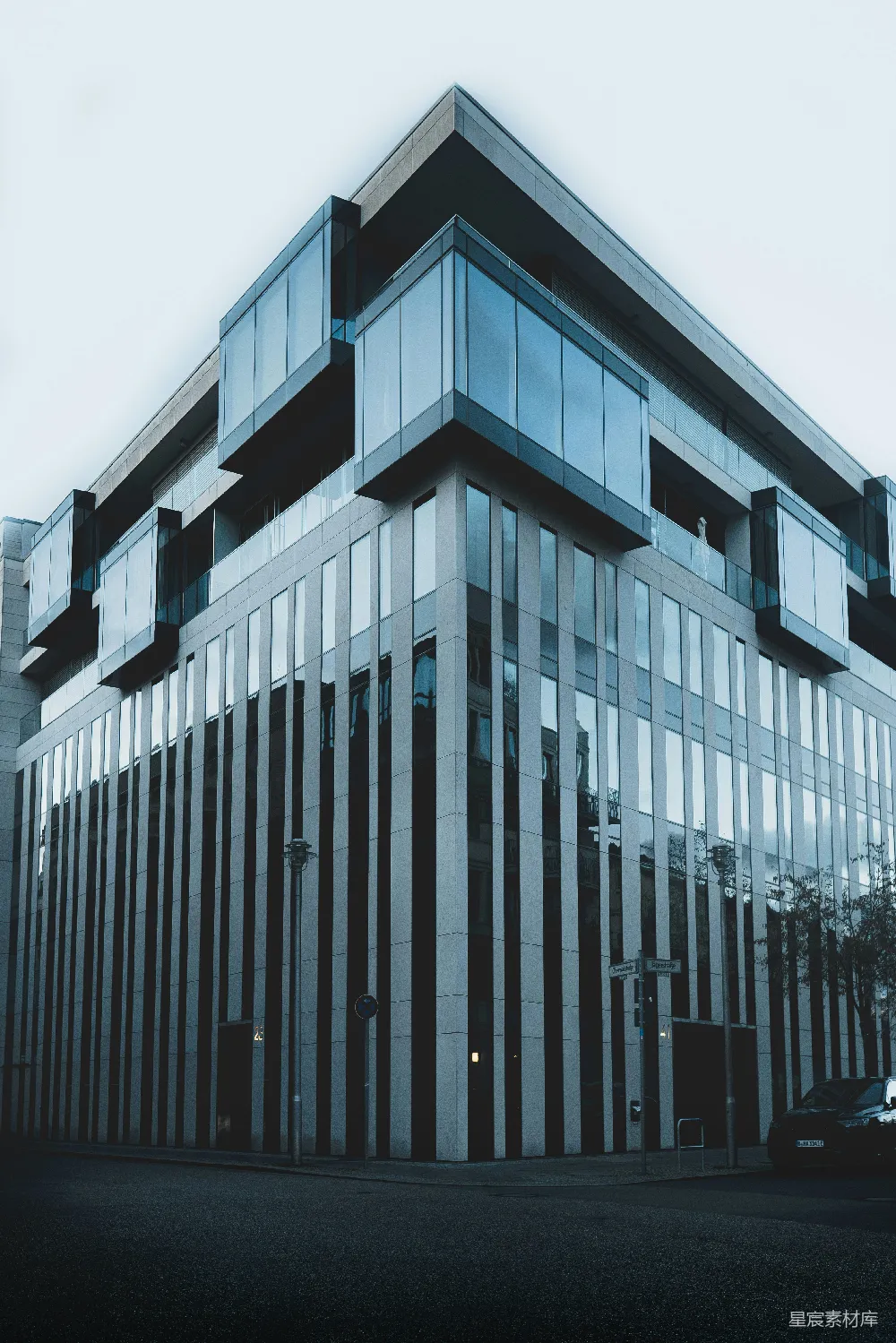 高清摄影  白色和黑色混凝土建筑