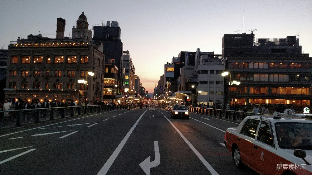 京都夜晚的街道