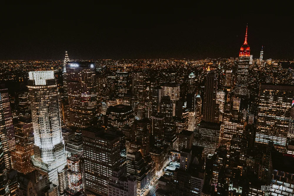 高清摄影  帝国大厦的夜间航拍照片