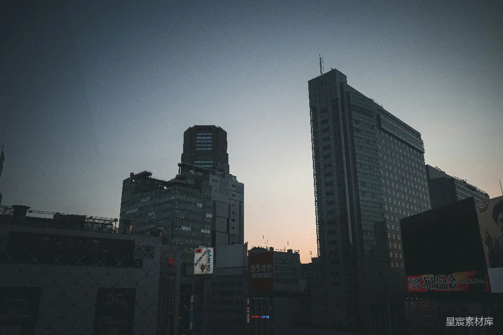 高清摄影  高层建筑在夜间