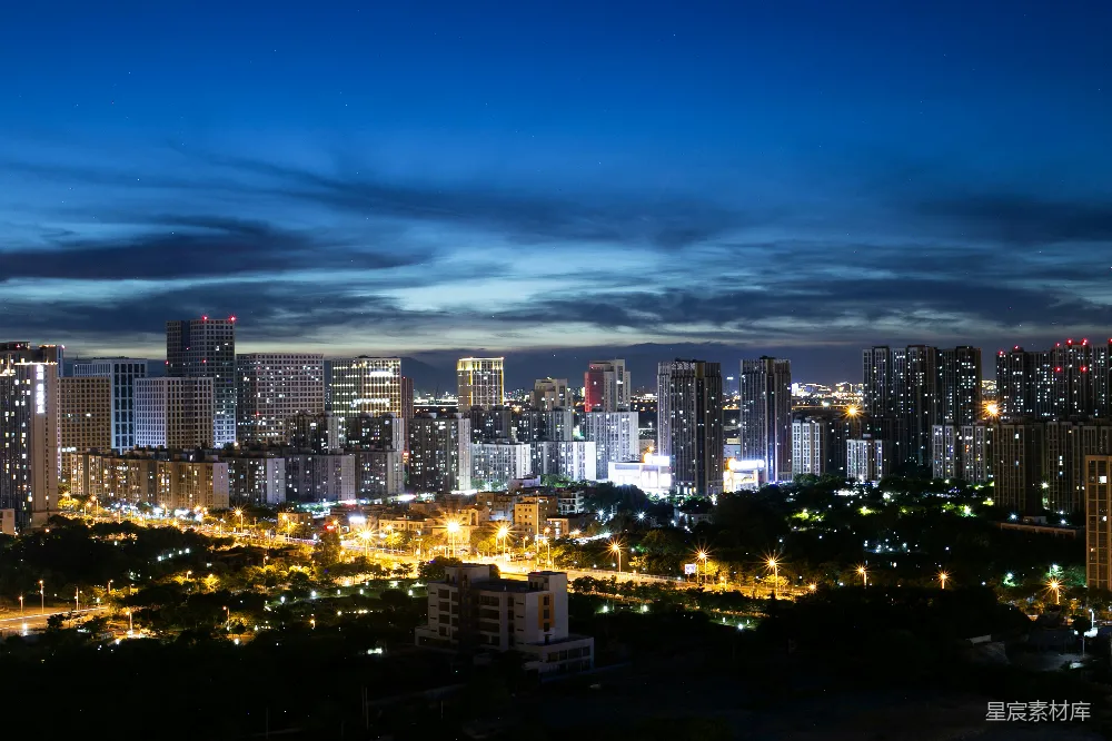 高清摄影  从山顶俯瞰夜晚的城市景色