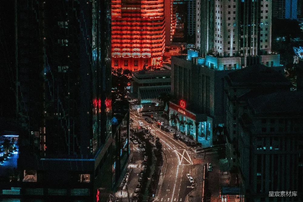 高清摄影 自然 实验性 壁纸 旅行 城市夜间马路上的汽车