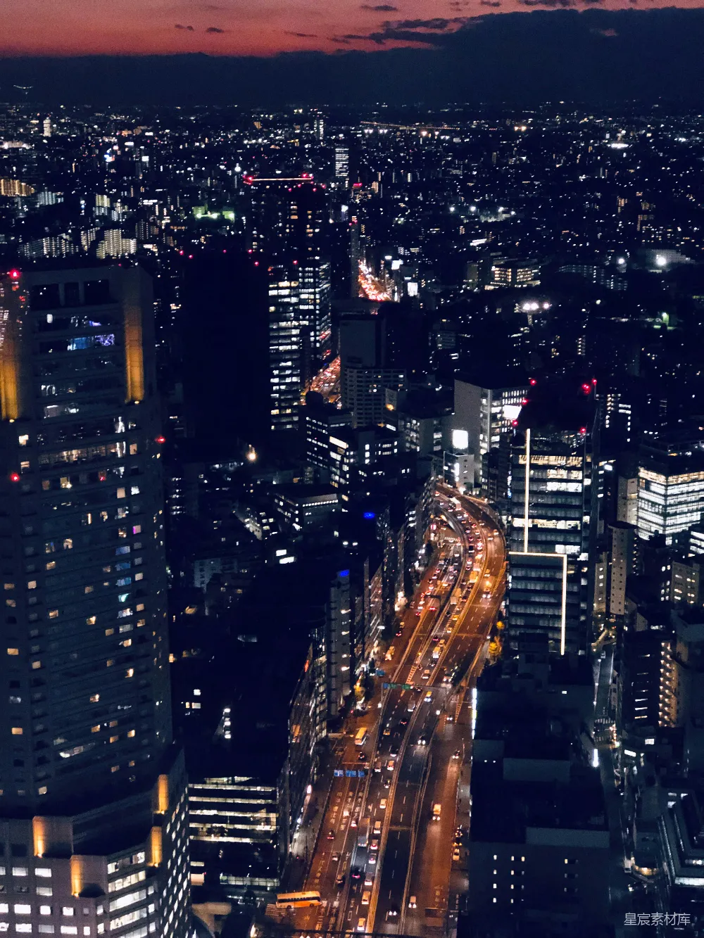 高清摄影  高层建筑夜晚时分