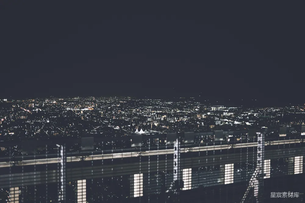 高清摄影  从建筑物顶端俯瞰夜间的城市景色