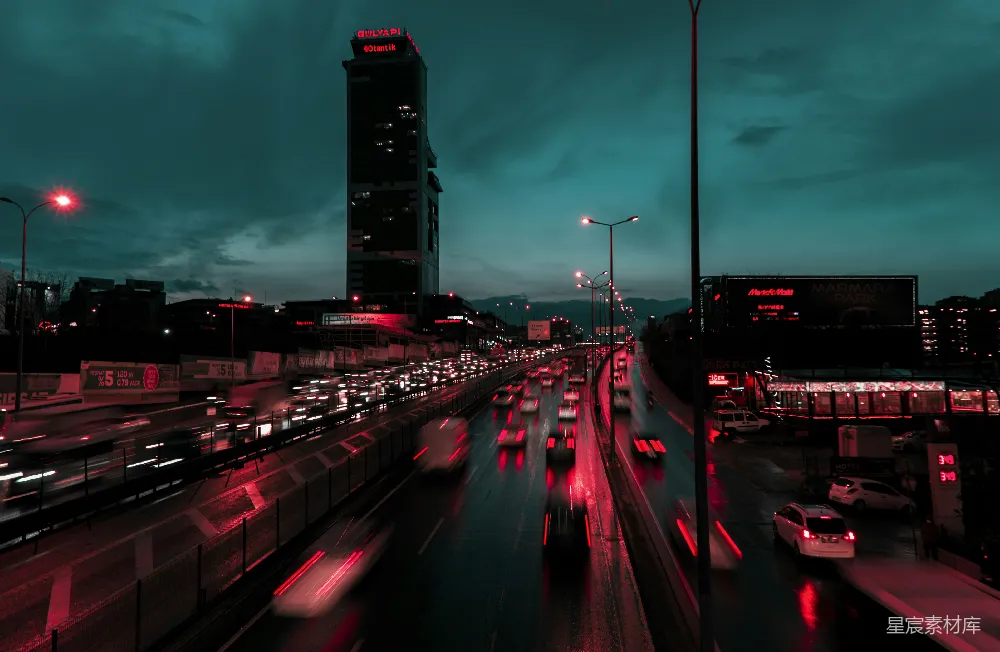 高清摄影  夜景中汽车在道路上的延时摄影
