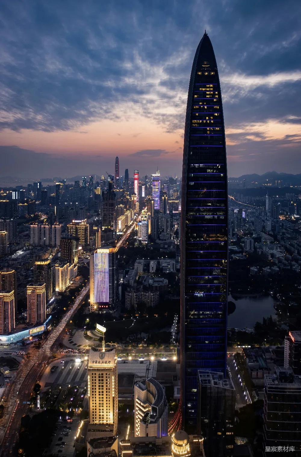 高清摄影  高层建筑夜晚时分
