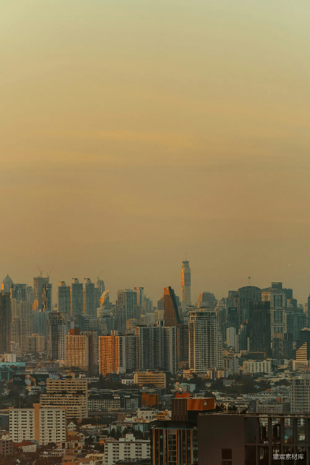 高清摄影  一座城市的远景，有高楼大厦。