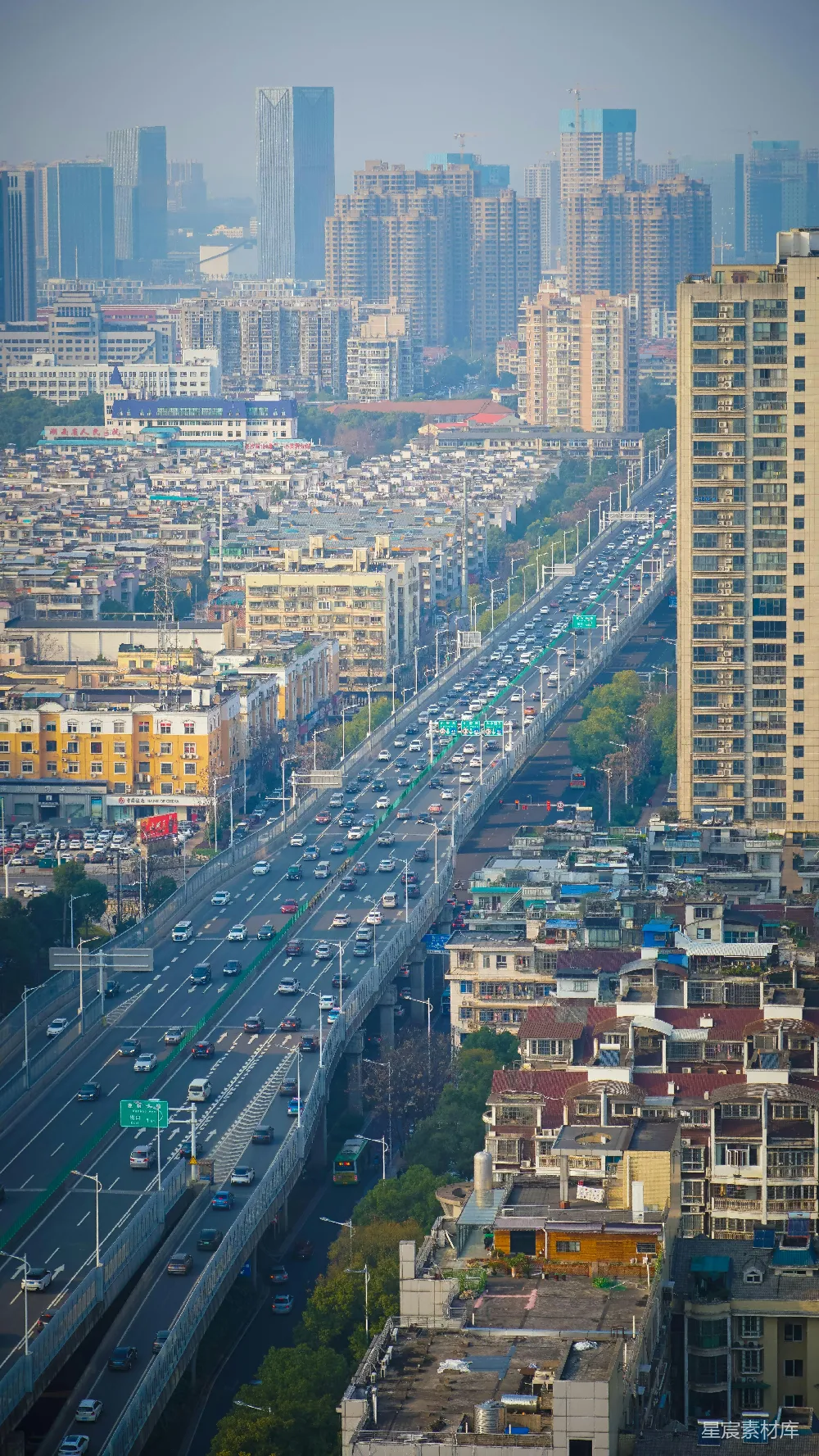 高清摄影  城市中交通繁忙的景象