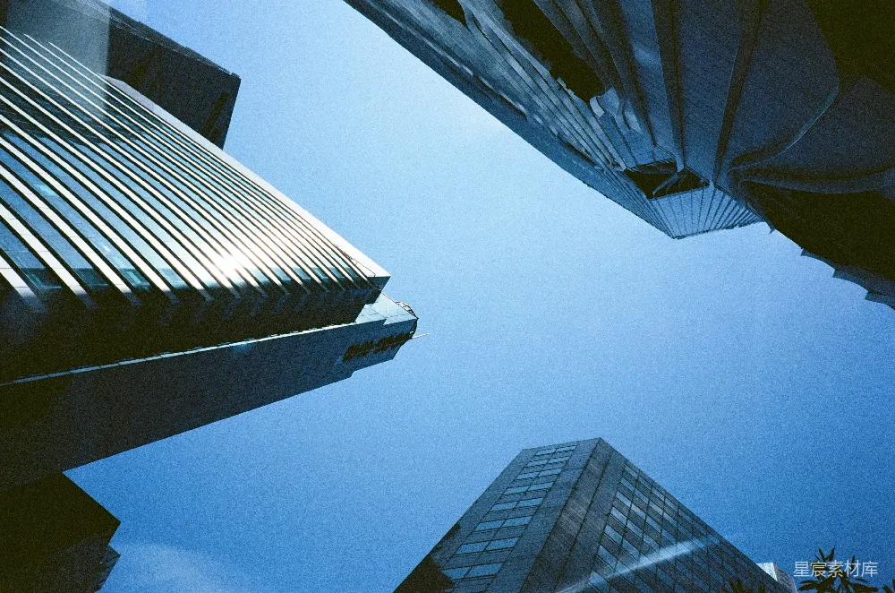 高清摄影  仰望城市中高大的建筑物