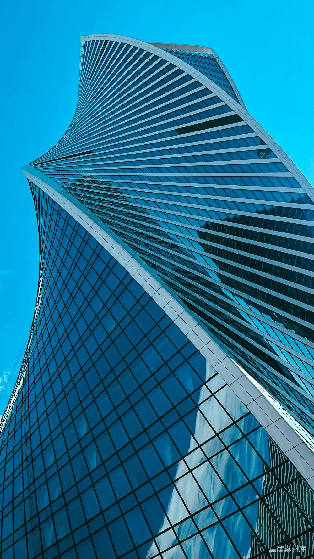 高清摄影  一座非常高大的建筑，背景是天空。