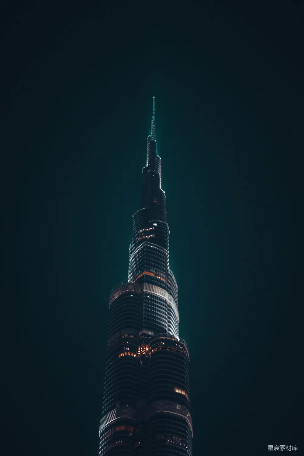 高清摄影  夜晚的黑红塔