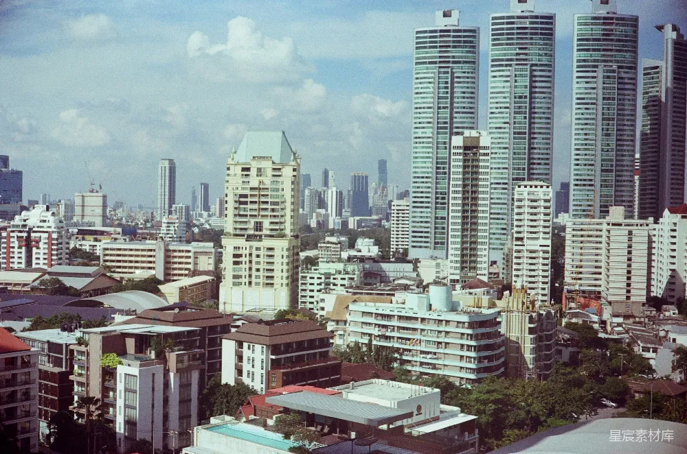 高清摄影  一座城市的景象，高大的建筑物林立。
