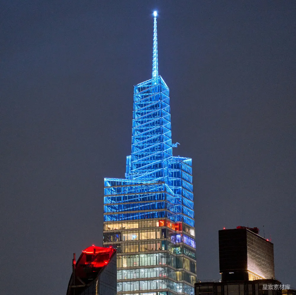高清摄影 旅行 自然 壁纸 一座夜晚灯火通明的高楼。