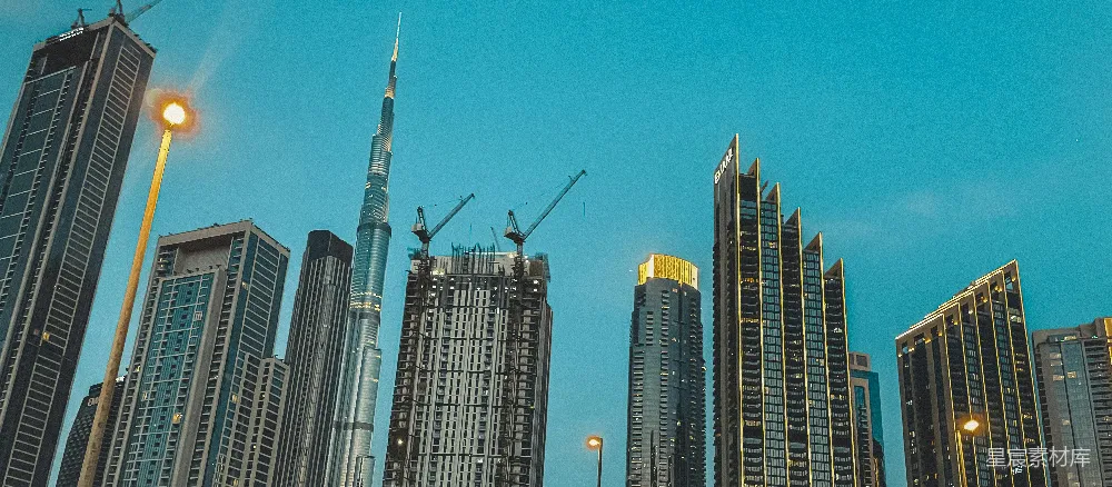 高清摄影  一座城市天际线，上面有许多高楼大厦。
