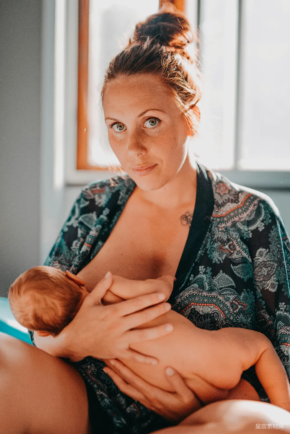 哺乳期妇女的焦点摄影