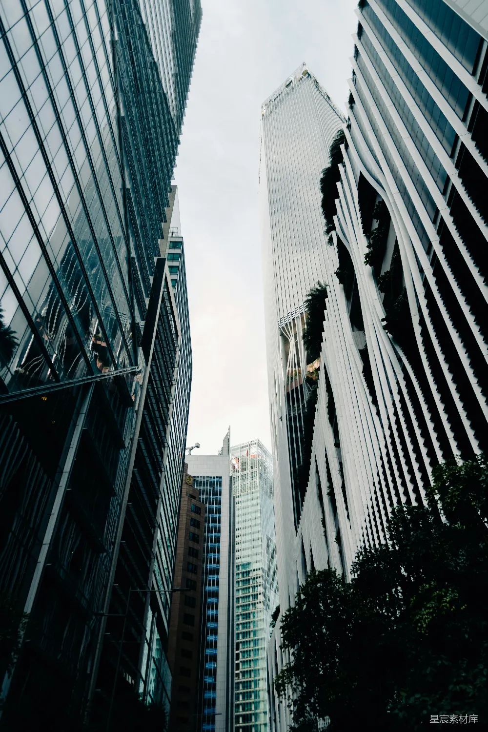 高清摄影  现代拥有独特建筑设计的摩天大楼。