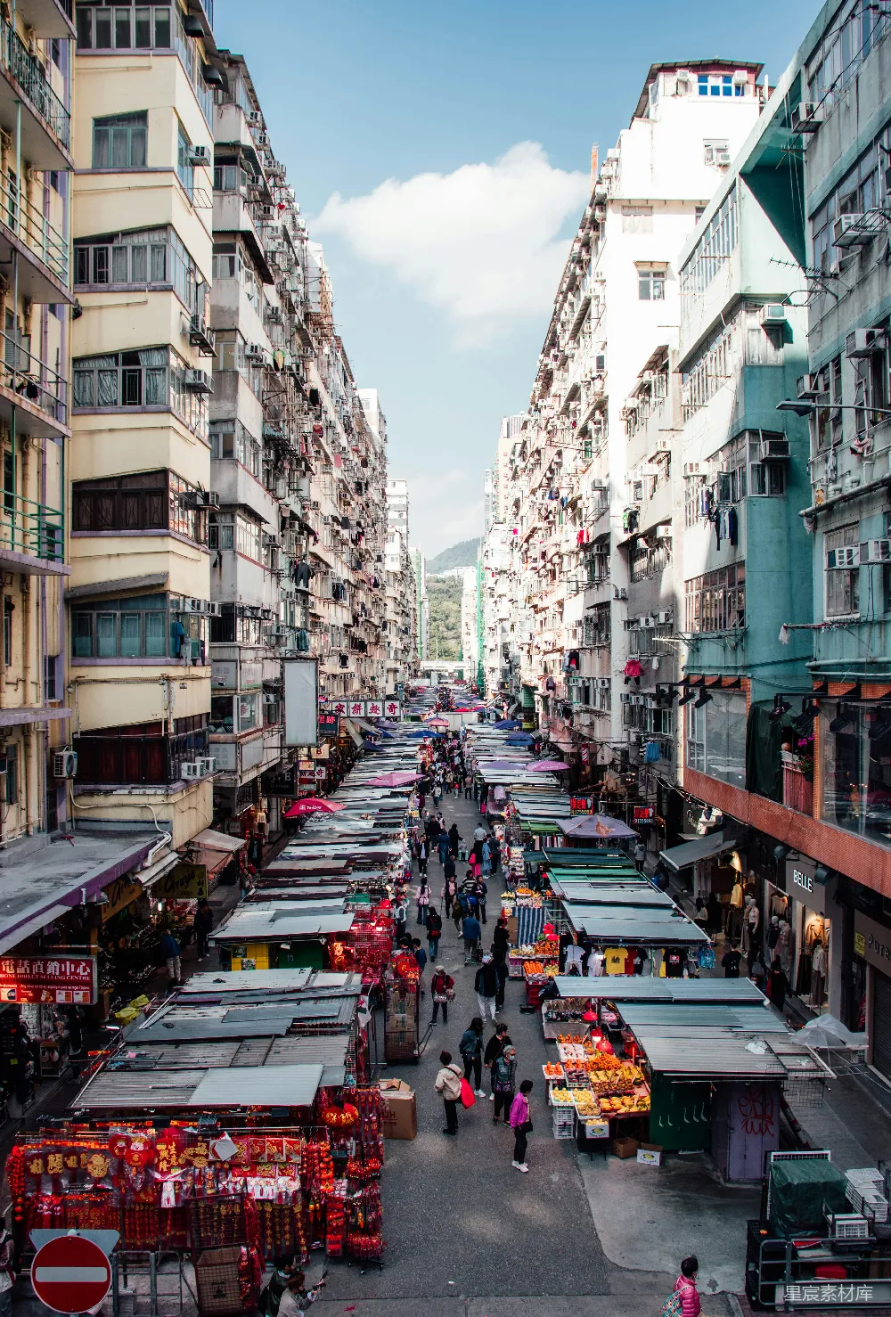高清摄影 壁纸 旅行 一条充满建筑物的城市街道