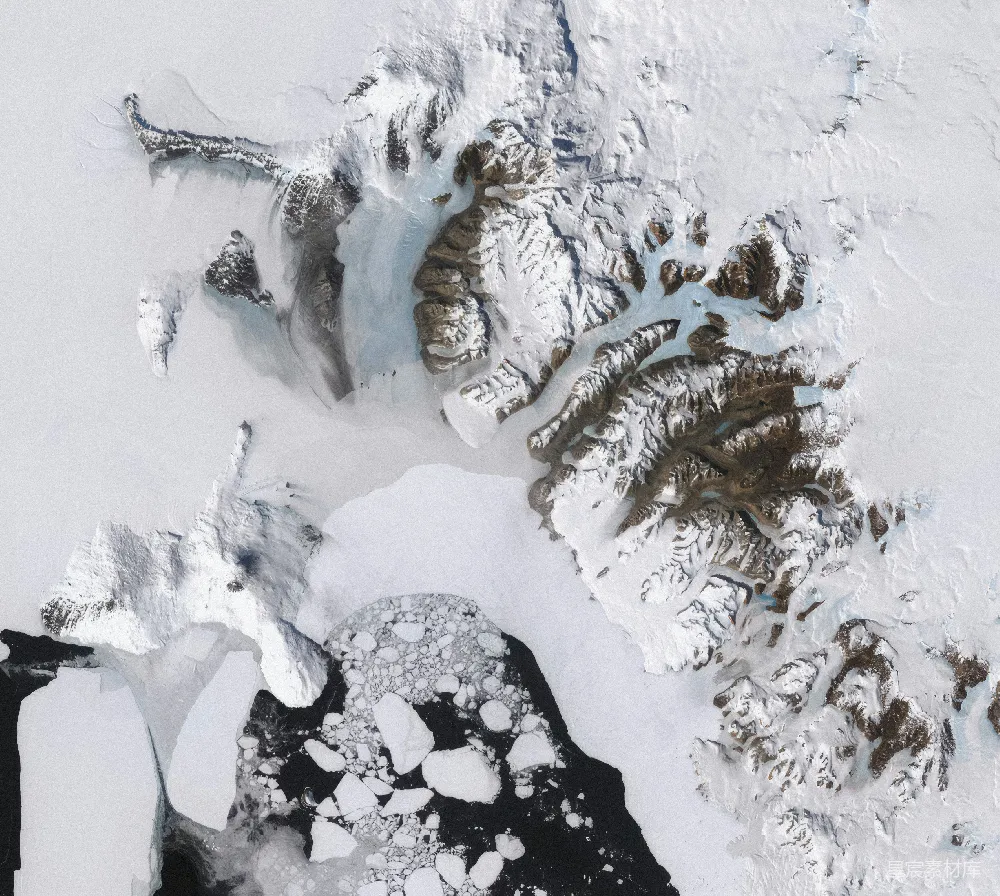高清摄影 自然 雪覆盖的山脉和湖泊的空中俯瞰图