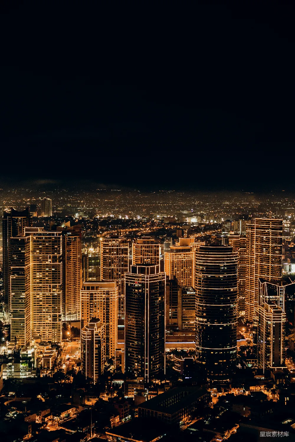 城市夜晚的建筑