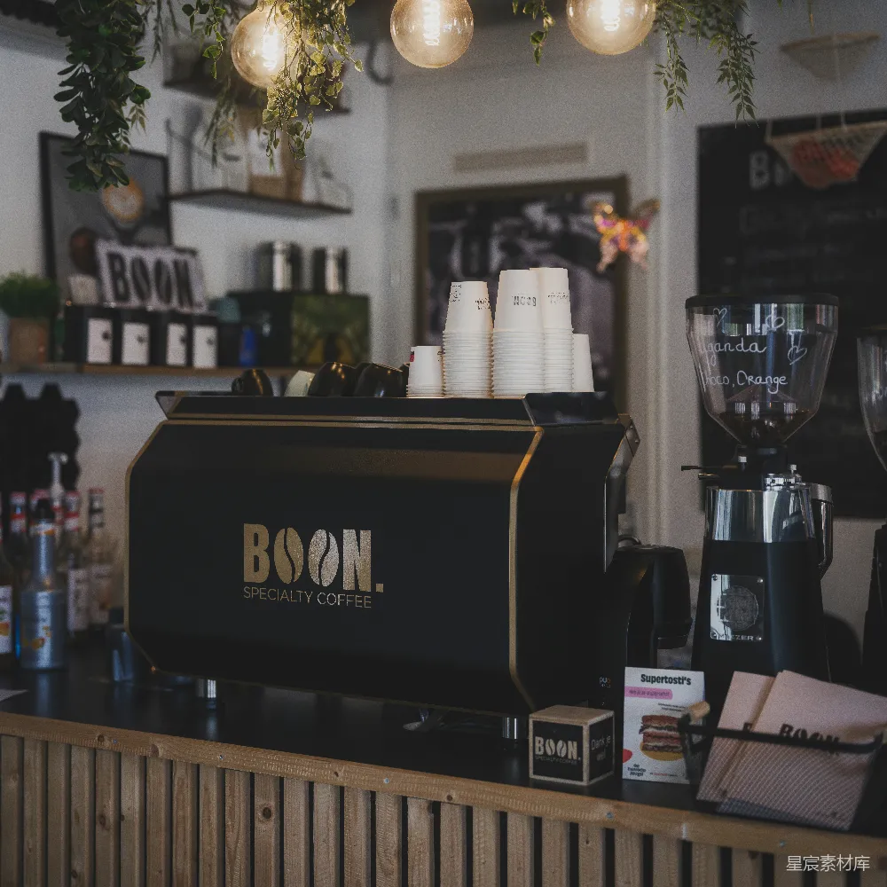 一家特色咖啡店的 Espresso 机。