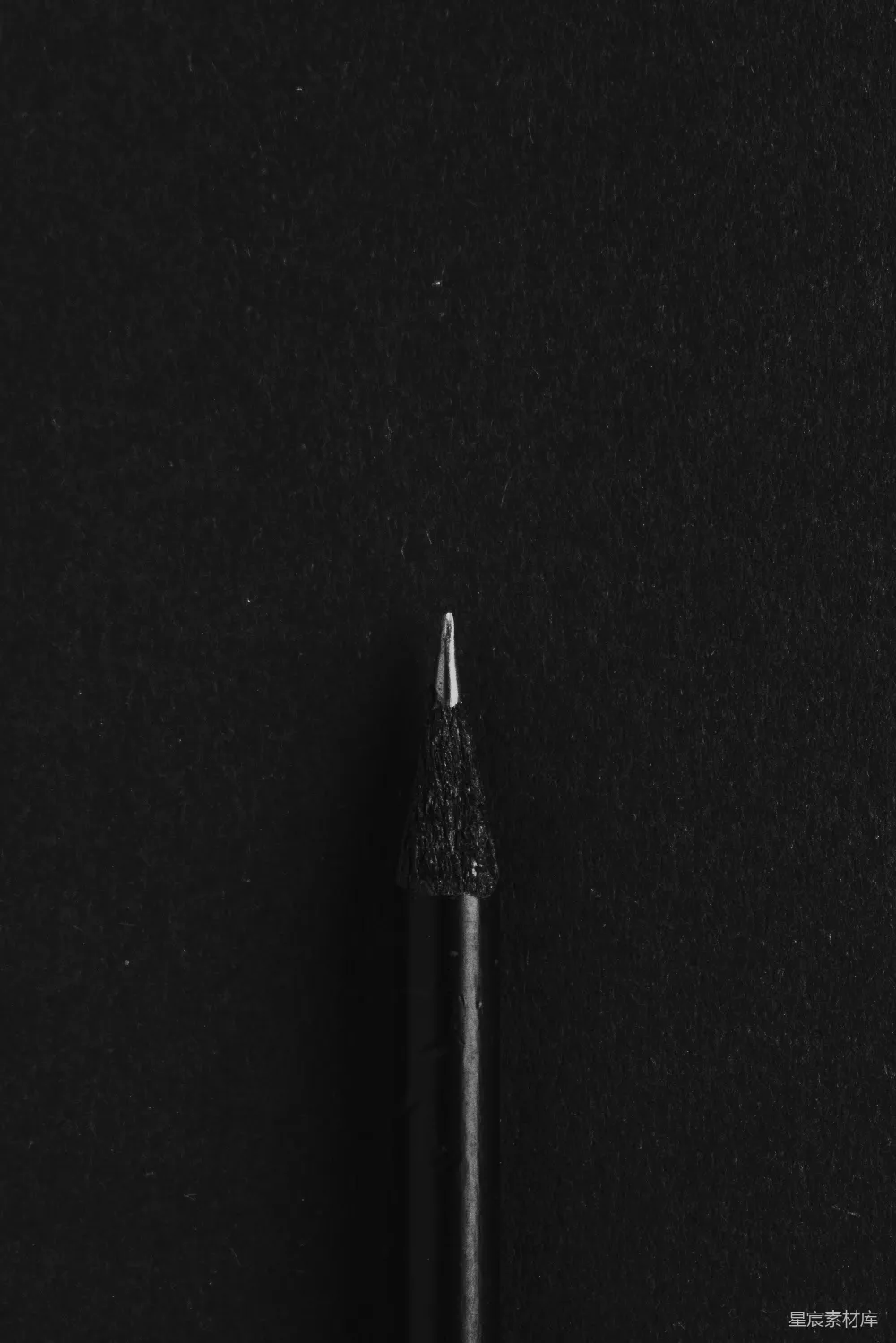 高清摄影  黑色的笔在黑色的布料上。