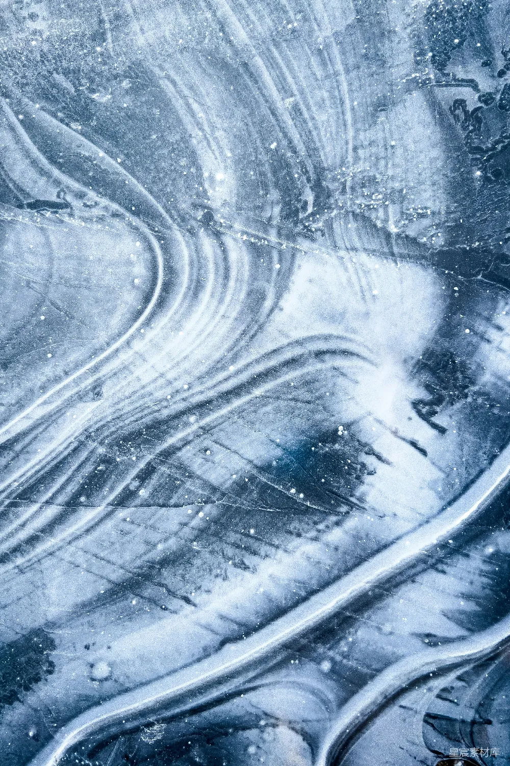 高清摄影  雪地中的道路俯瞰图
