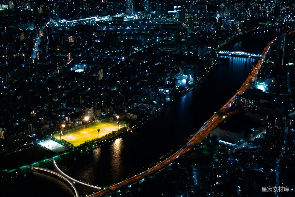 城市夜晚的空中俯视图