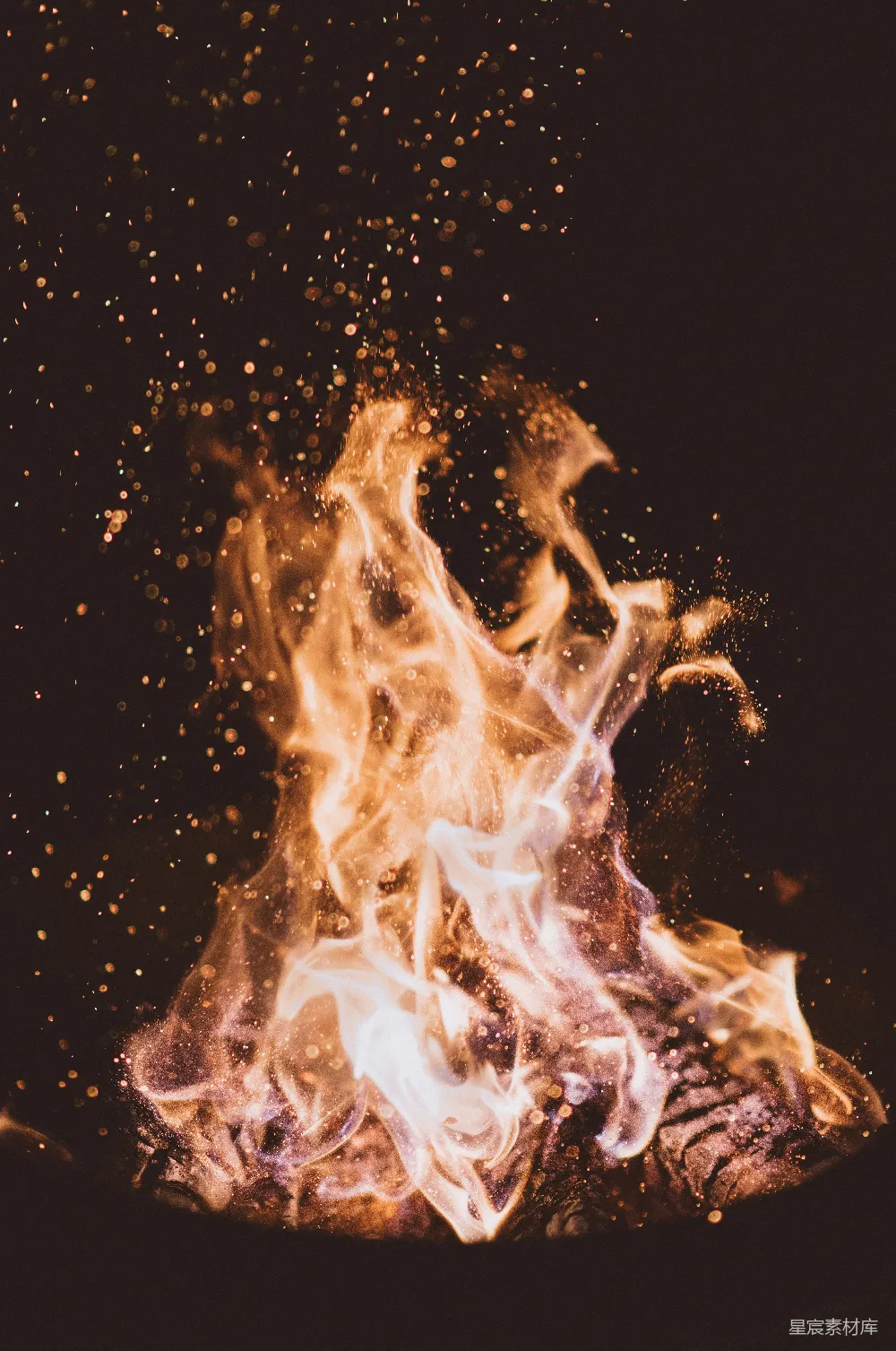 高清摄影  夜间拍摄的火灾特写照片