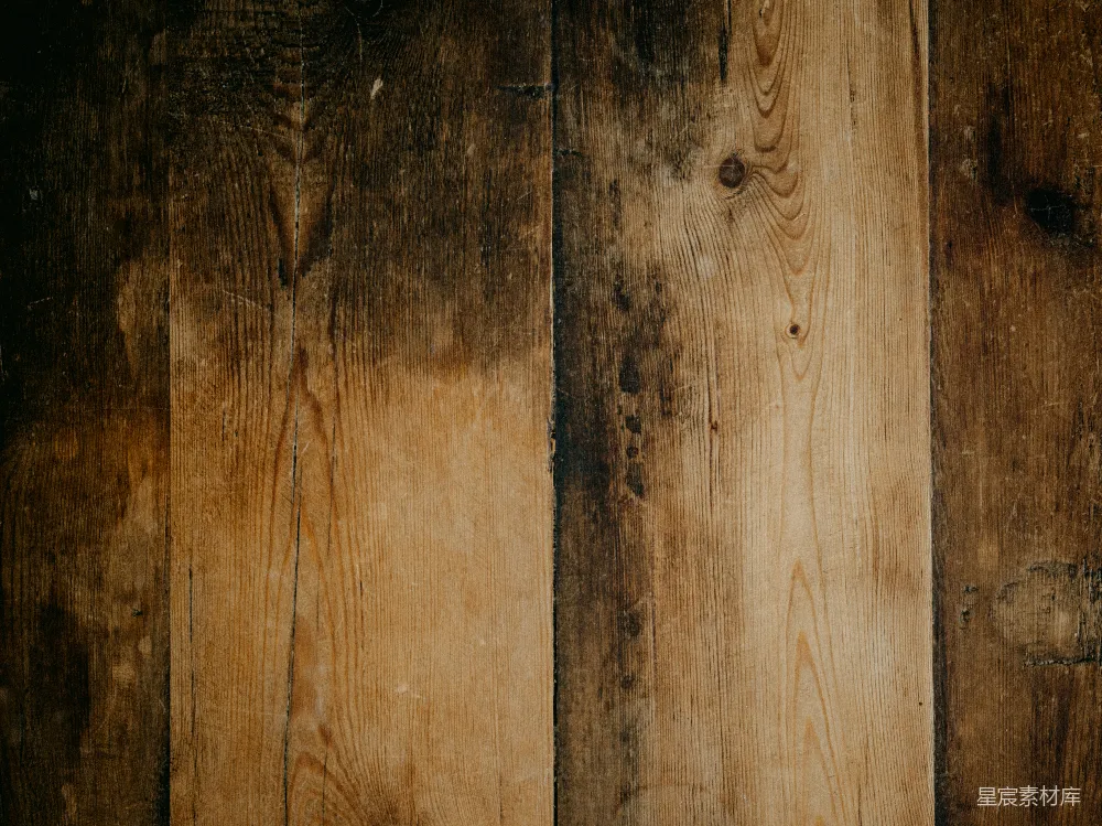 高清摄影  一张木质墙的特写，墙上有一个钟表。